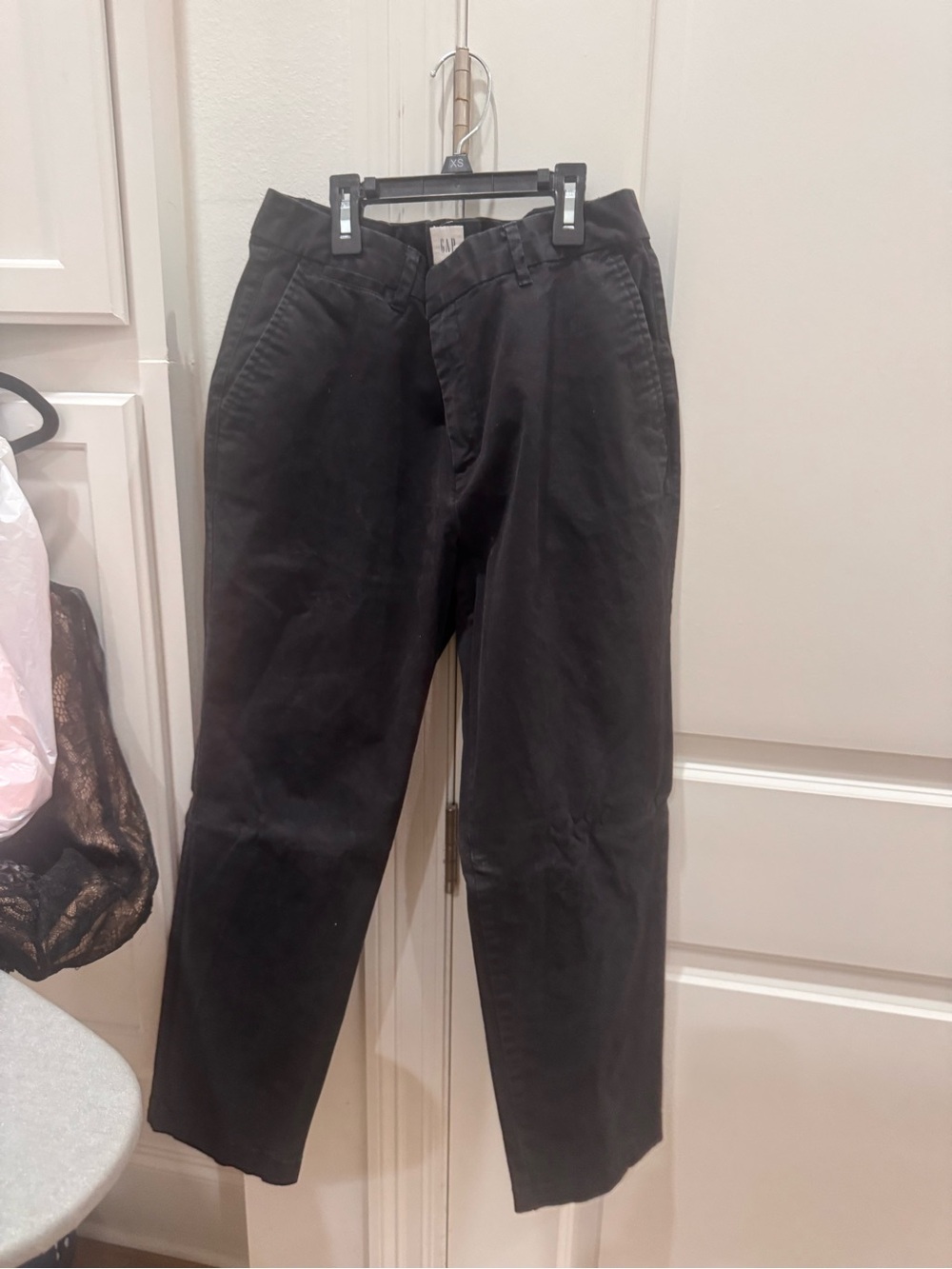 GAP Black Cropped Ankle Pants - Relaxed Tapered Fit